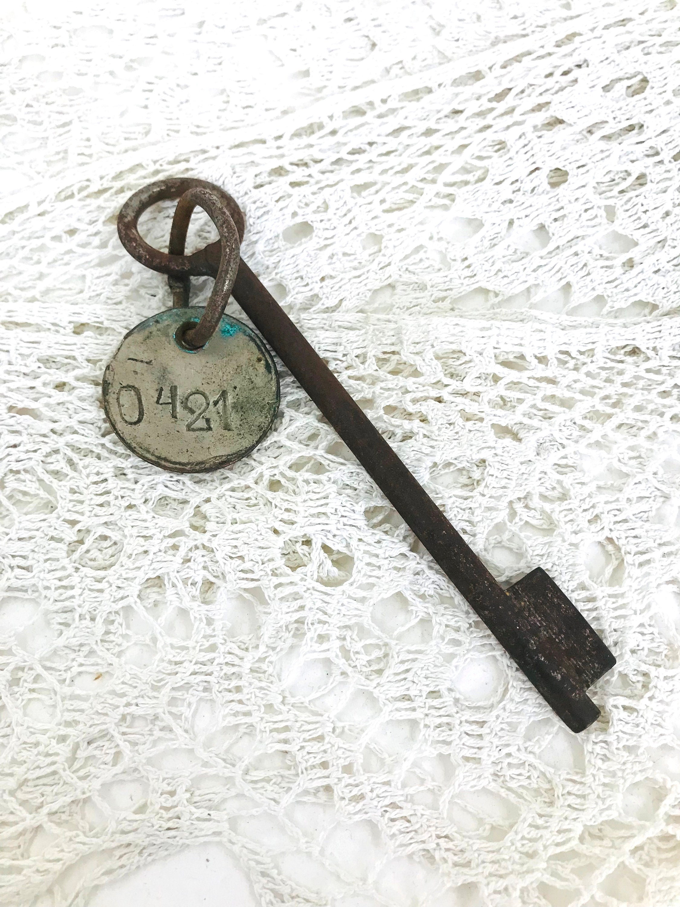 Großer dekorativer rostiger Türschloss Schlüssel mit Nummer | Etsy