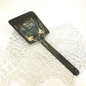 Vintage small metal dustpan with handle Gray shovel Crumb сatcher Butler Dust Pan Clean-up heavy scoop Сleaning tool Rustic farmhouse