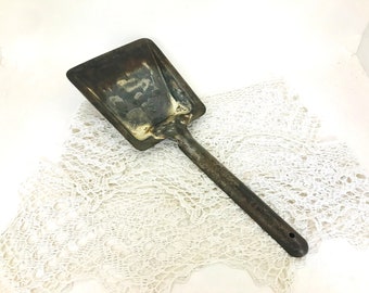 Vintage small metal dustpan with handle Gray shovel Crumb сatcher Butler Dust Pan Clean-up heavy scoop Сleaning tool Rustic farmhouse