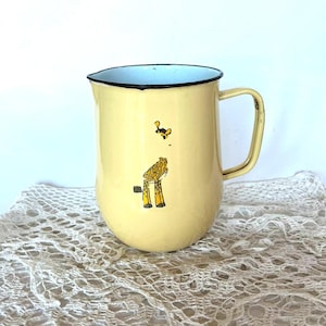 Vintage yellow enamelware pitcher Kitchen enamel water jug Primitiv enamelware milk can Retro kitchen container Country cottage Garden decor