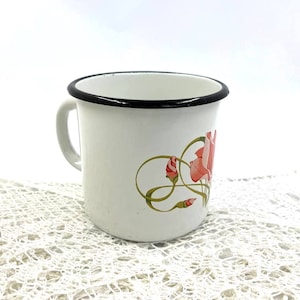 Vintage white enamelware pitcher Large metal mug 1 l Kitchen enamel water jug Primitive enamelware milk can Kitchen container Garden decor