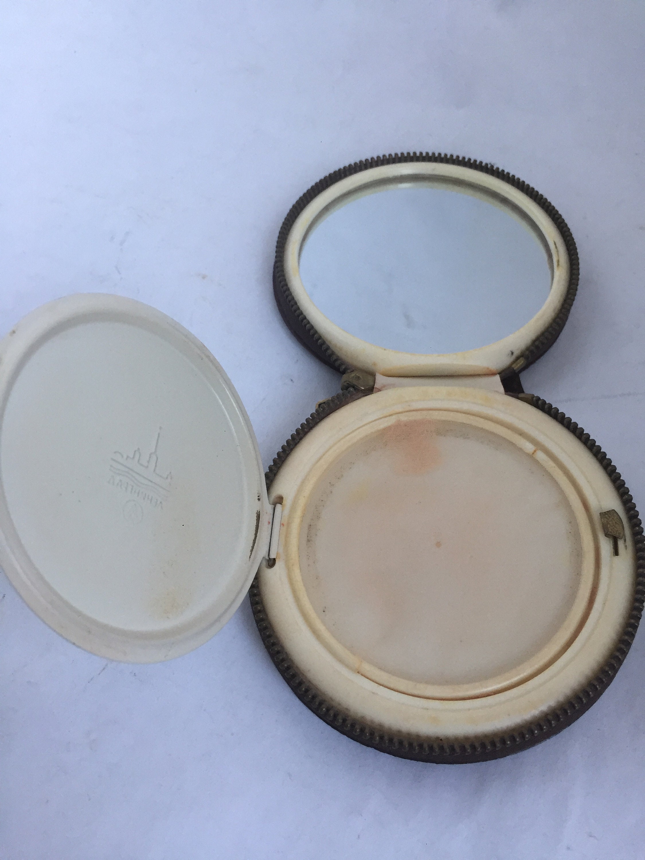 Vintage powder compact Make up Round compact mirror Pocket Etsy