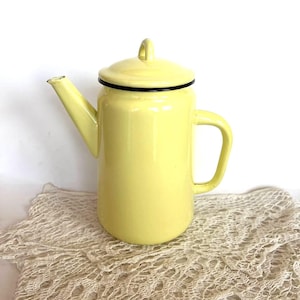 Vintage yellow enameled kettle pitcher 1.5 l Kitchen enamel coffee pot Metal teapot Kitchen container Country cottage Garden farmhouse decor