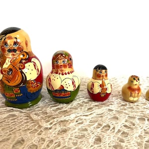 Russian matryoshka babushka Wooden nesting doll Nesting dolls 5 pcs Wooden babushka Matryoshka doll  5 dolls in 1