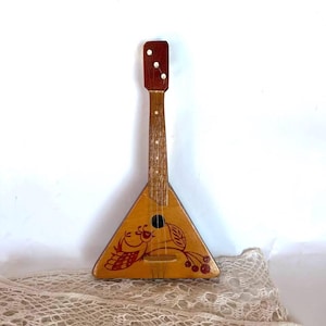 Vintage children&#39;s toy balalaika 3 String Retro mini russian musical instrument Home decore Collectibles folk musical Decorative musical