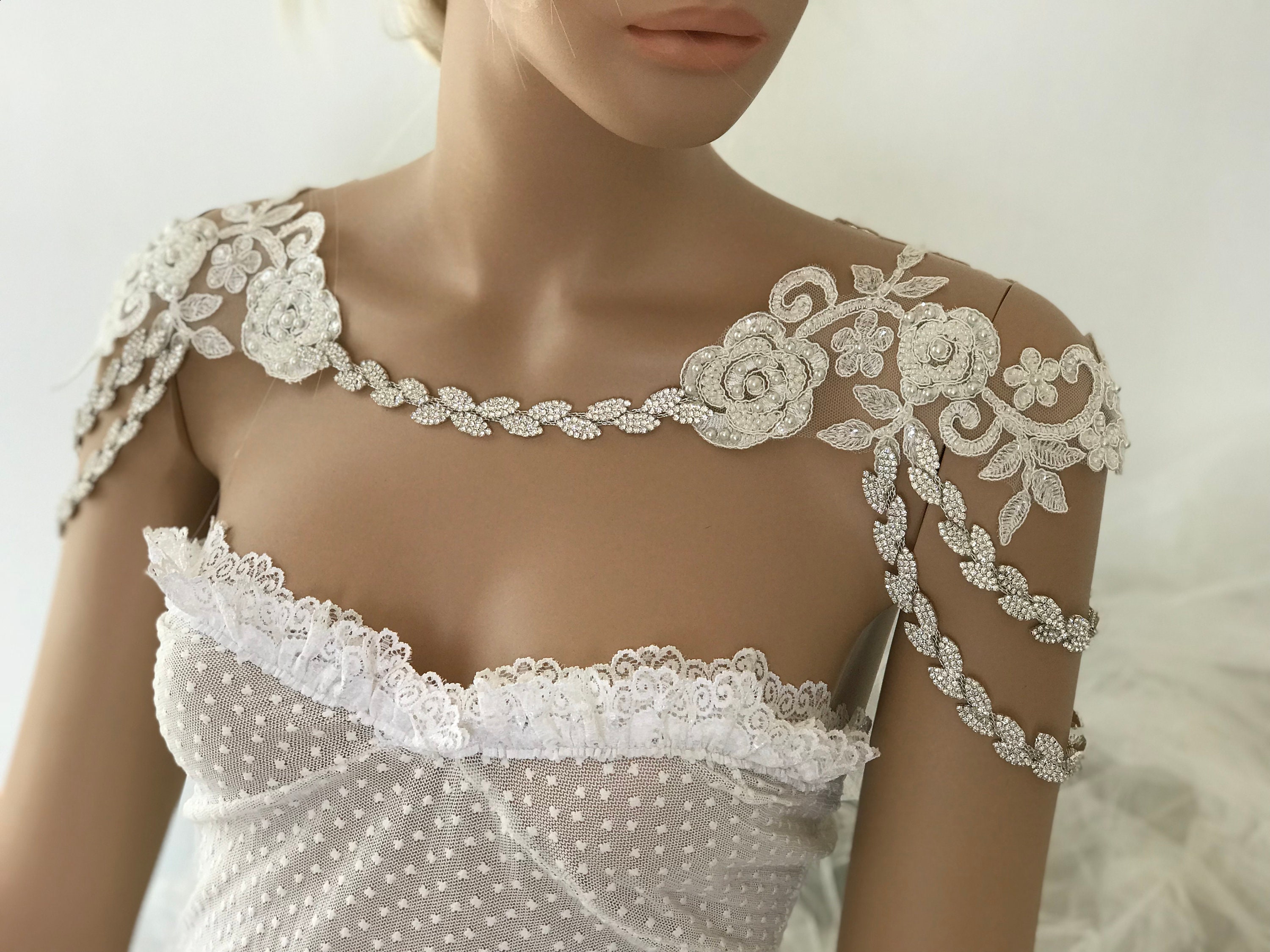 lace shoulder