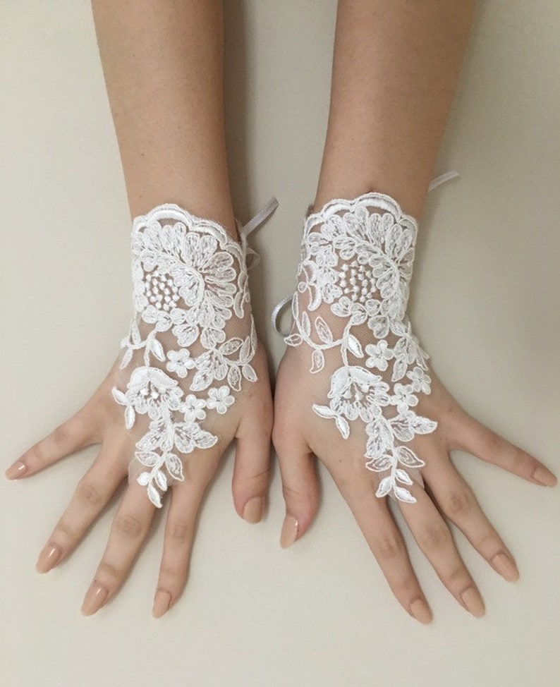 EXPRESS SHIPPING Ivory Lace Gloves Wedding Bridal Gloves Lace Etsy UK