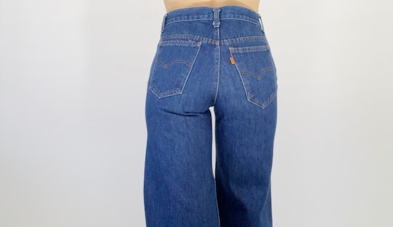 levis bell bottom jeans