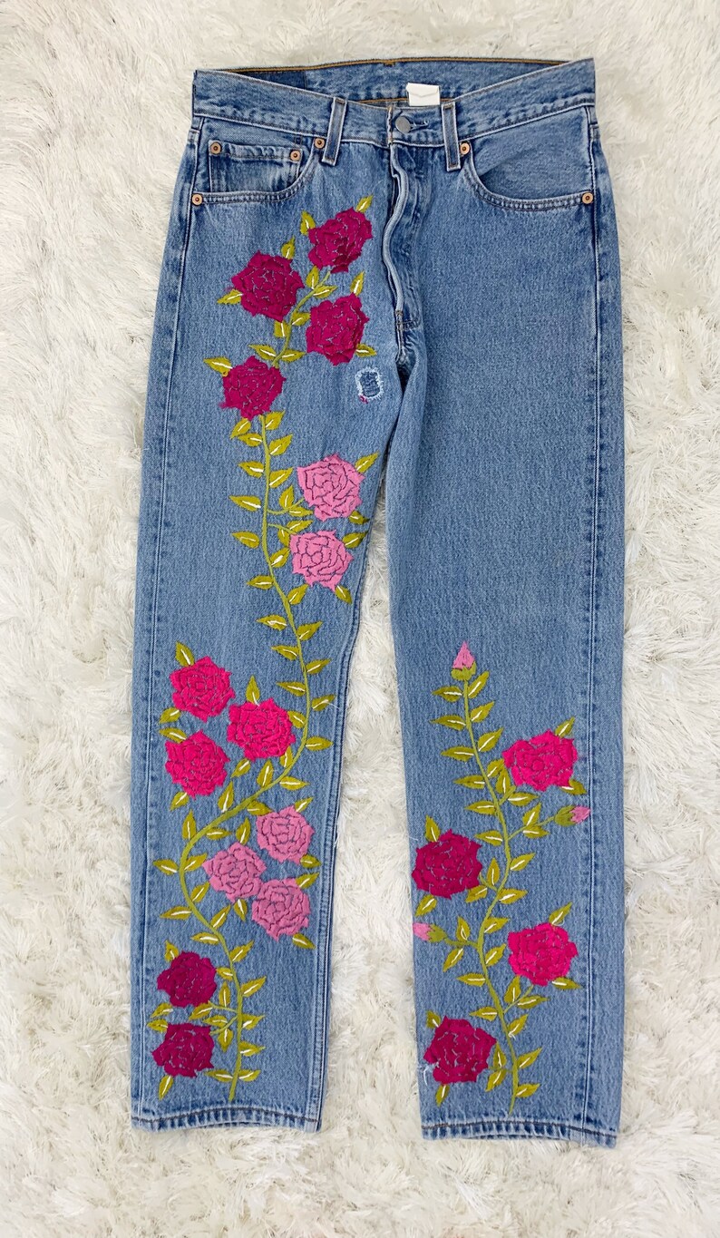 Vintage Levi\u2019s embroidered 501 28x31