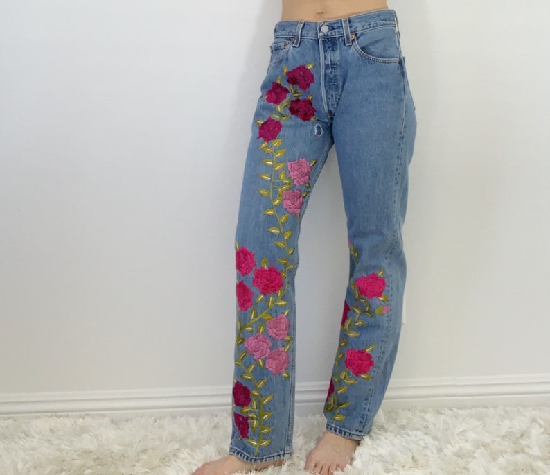 Vintage Levi\u2019s embroidered 501 28x31