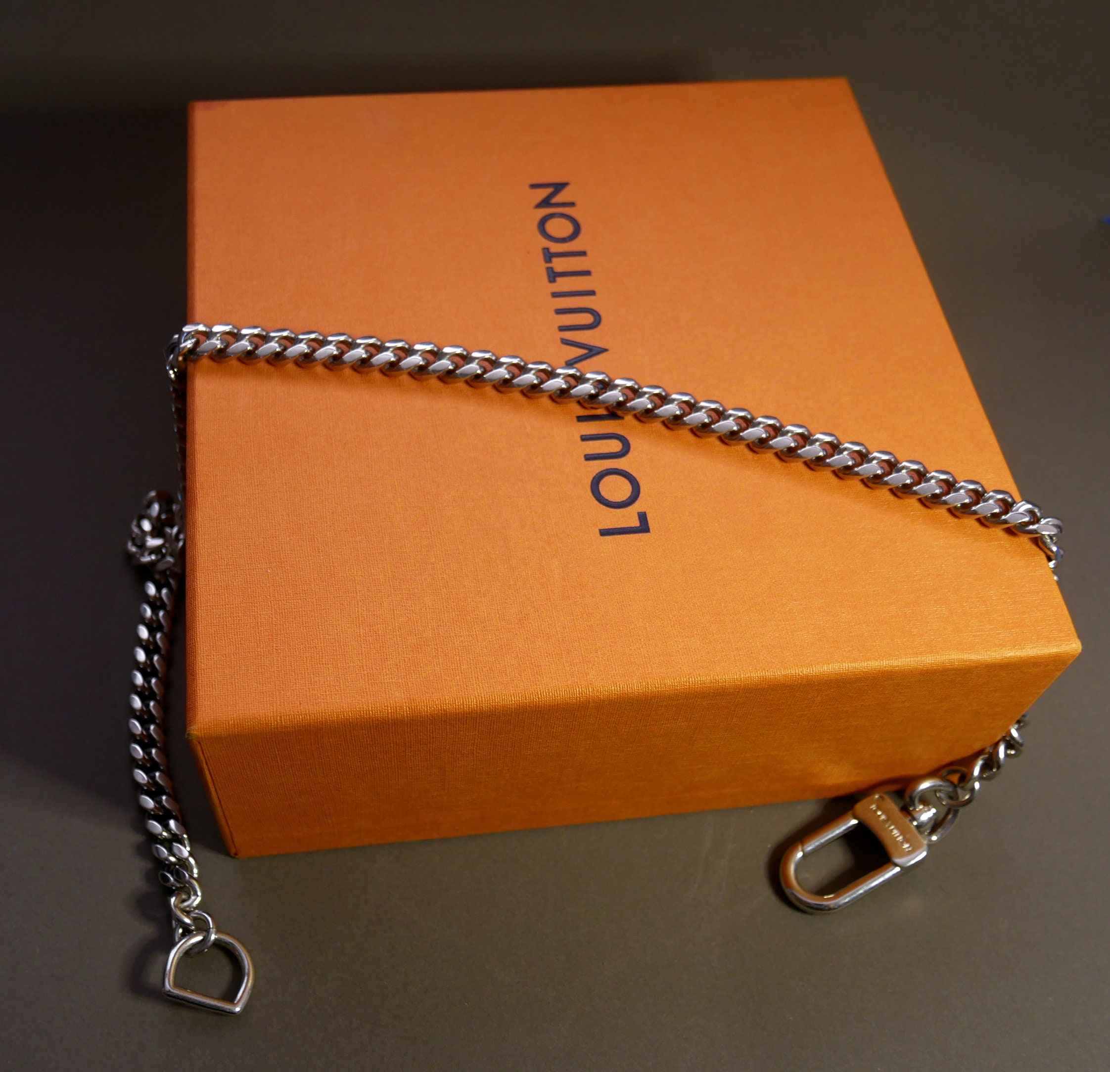 Wristlet - Premium Silver-tone Chain Wristlet – Luxegarde