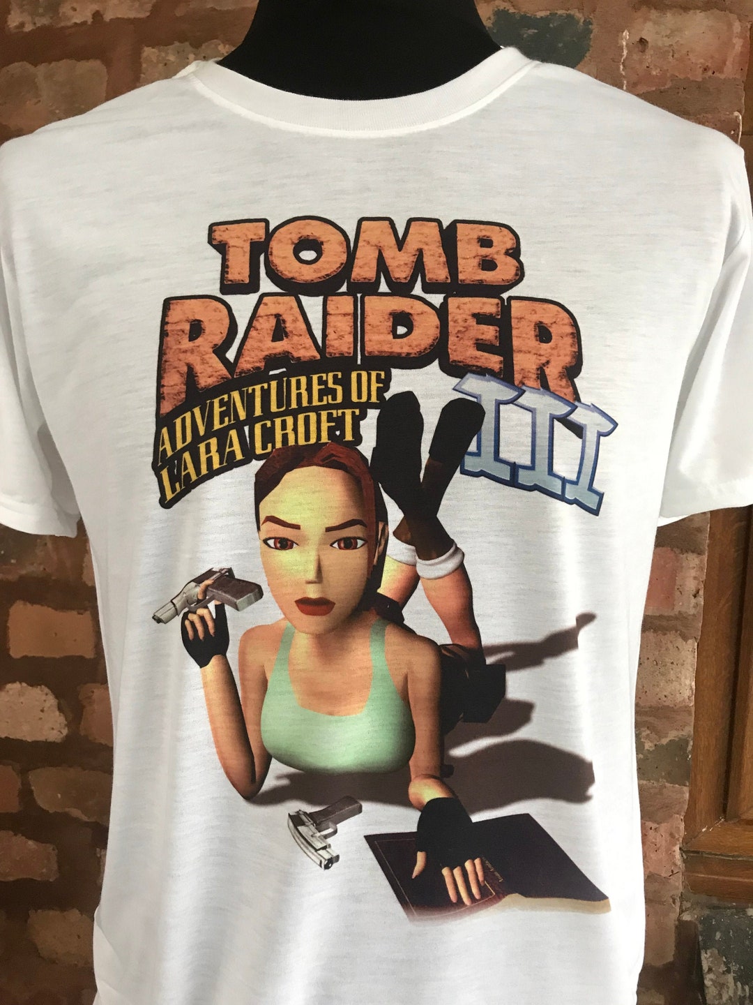 Tomb Raider 3 - Adventures of Lara Croft - White T-shirt. 90's