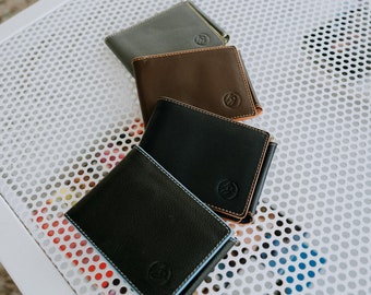 Lima - Leather slim wallet with articulated metal clip