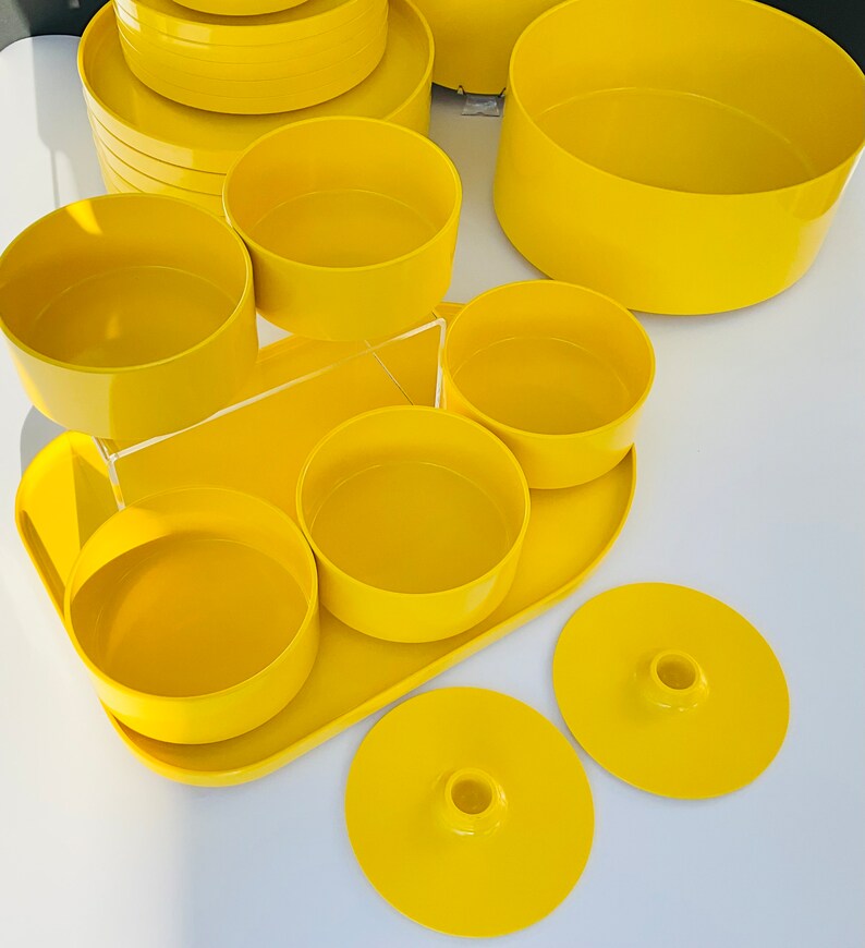 Mid Century Modern Heller Massimo Vignelli 1970s Yellow Stacking Dinnerware Plates Cereal Bowls Serving Tray Salad Bowl Made in Italy image 6