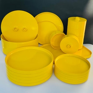 Mid Century Modern Heller Massimo Vignelli 1970s Yellow Stacking Dinnerware Plates Cereal Bowls Serving Tray Salad Bowl Made in Italy image 4