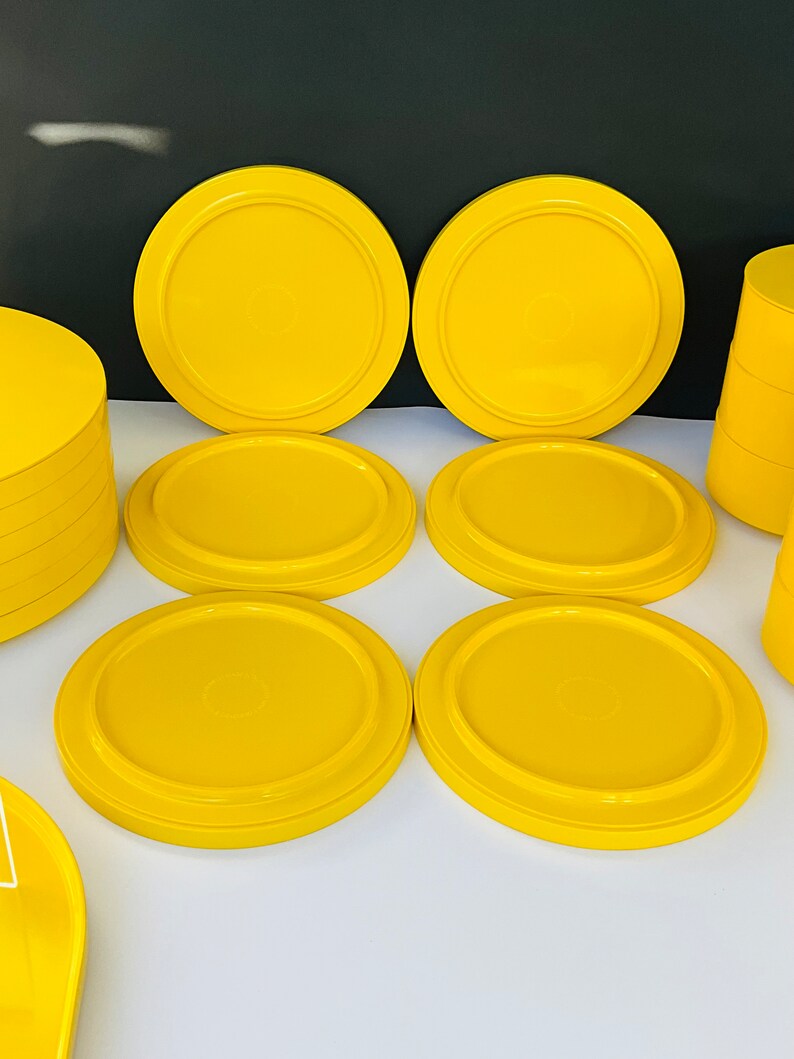 Mid Century Modern Heller Massimo Vignelli 1970s Yellow Stacking Dinnerware Plates Cereal Bowls Serving Tray Salad Bowl Made in Italy image 10