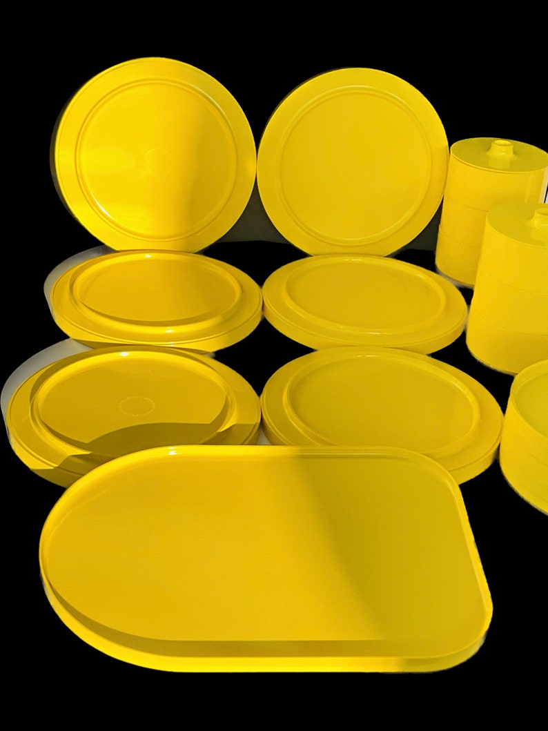 Mid Century Modern Heller Massimo Vignelli 1970s Yellow Stacking Dinnerware Plates Cereal Bowls Serving Tray Salad Bowl Made in Italy image 7