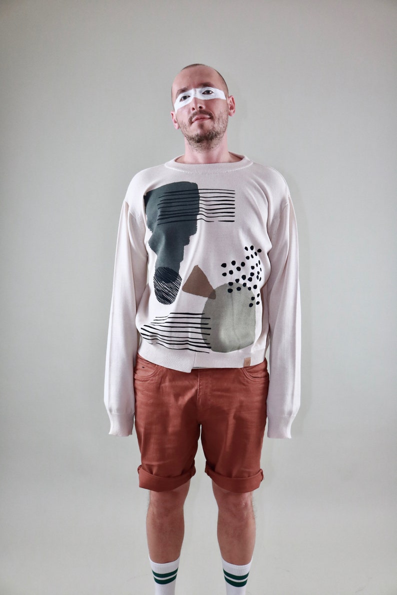 Screen printed pattern on oversize sweater ABSTRACT image 1