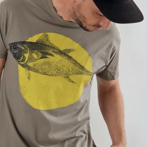 Screen printed graphic on T-shirt FISH & CIRCLE image 2