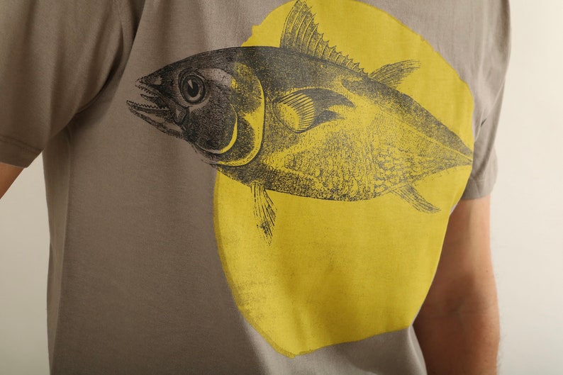 Screen printed graphic on T-shirt FISH & CIRCLE image 7