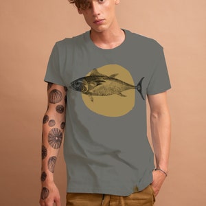 Screen printed graphic on T-shirt FISH & CIRCLE image 3