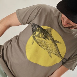 Screen printed graphic on T-shirt - &quot;FISH & CIRCLE&quot;