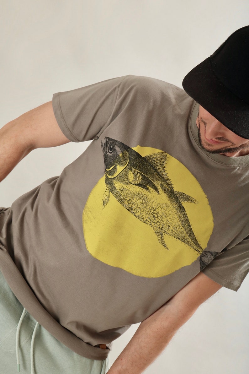 Screen printed graphic on T-shirt FISH & CIRCLE image 1