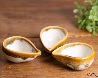 Set of 3 Ceramic Dipping Bowls – White Tear‑Drop Sauce Dishes