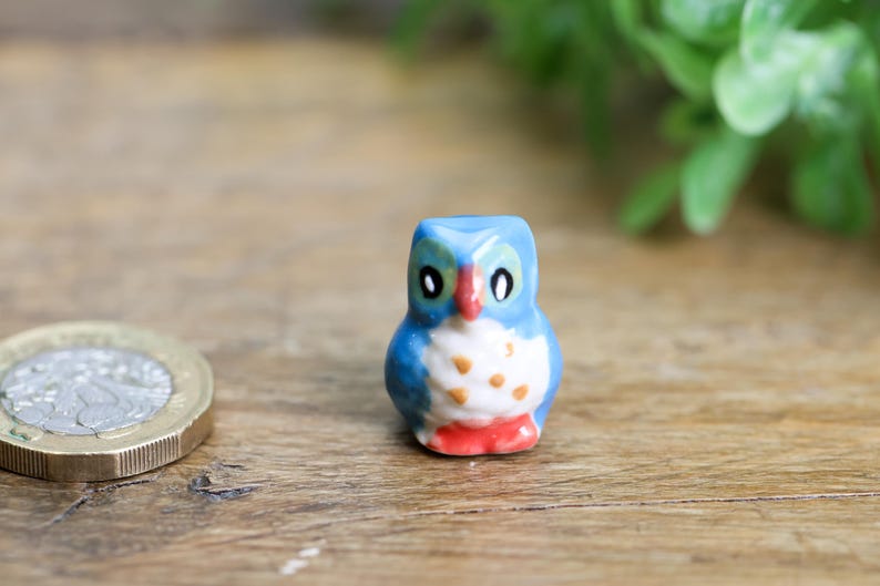 Figuras de búho de cerámica pintadas a mano: pequeños adornos de animales, set coleccionable imagen 2