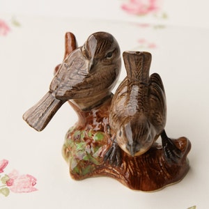 Hand-Painted Ceramic Bird Figurine: Brown Bird Couple Ornament