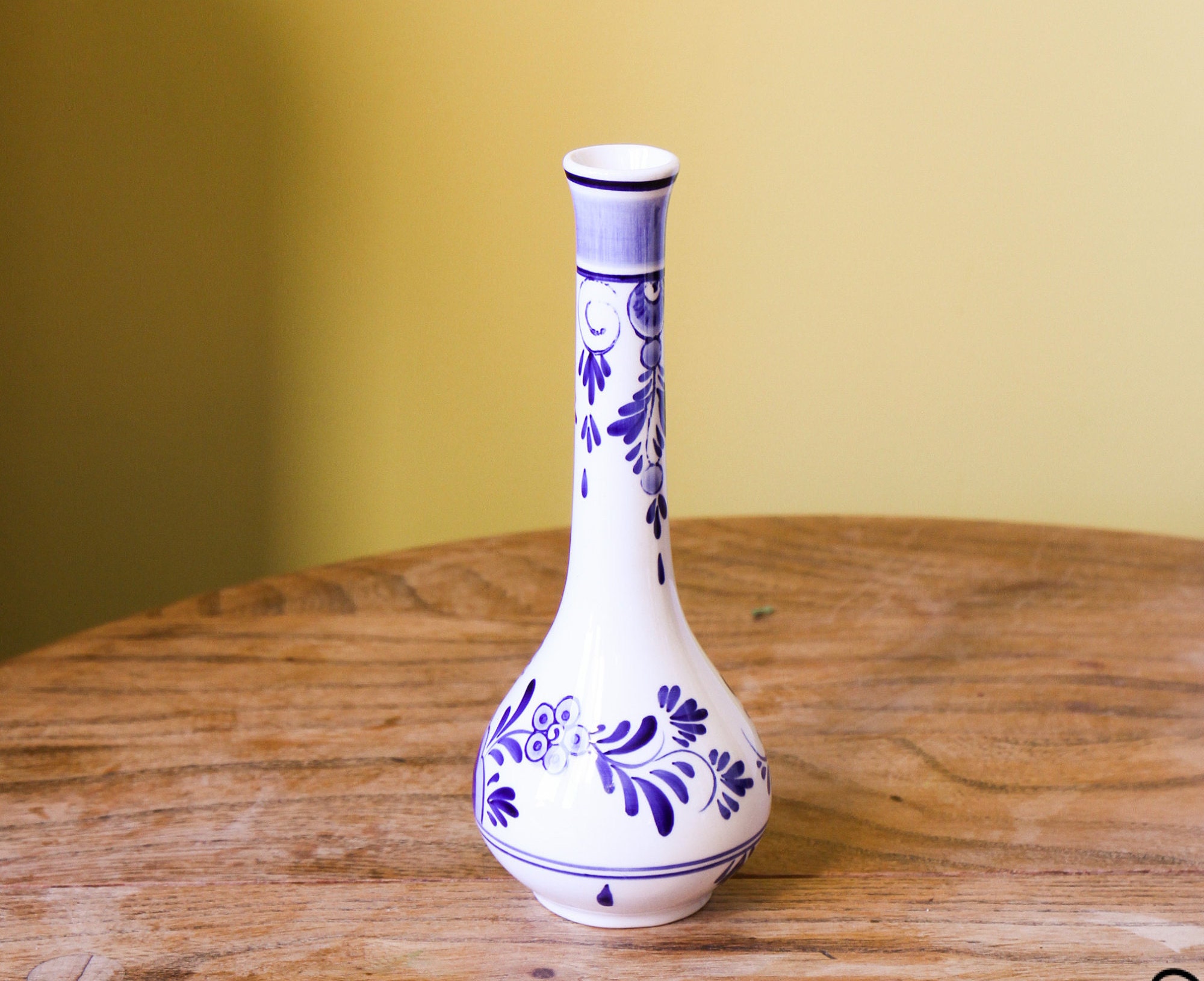 Hand Painted Blue & White Ceramic Delfts Long Necked Decorative Bud ...