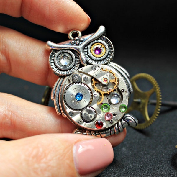 Steampunk owl montre vintage Pendentif Clockface Mécanisme de l’horloge Collier Steampunk Pendentif bijoux Collier en résine et engrenages Mouvement collier
