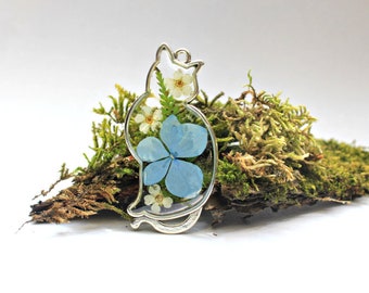 Cat flower pendant jewelry Real blue hydrangea Pressed flowers Cat necklace Botanical pendant Terrarium jewelry