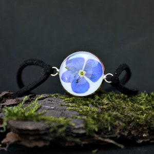 Dried flower bracelet Botanical Jewelry Terrarium bracelet White bracelet Real blue flower bracelet Adjustable bracelet Pressed flowers