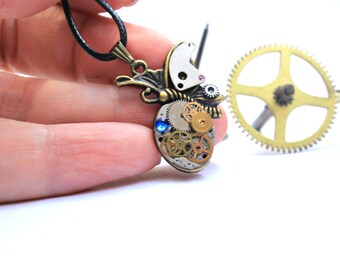 Steampunk jewellery moth Vintage watch Clockface pendant Clock mechanism Gears Movement necklace Mechanical dragonfly
