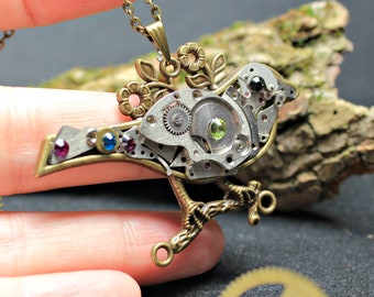 Steampunk bird pendant Industrial brass pendant Steampunk cosplay jewellery Retro style Gothic pendant Clockwork bird Victorian jewelry