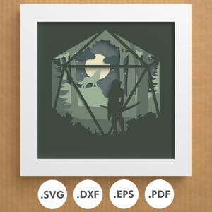 Peut inclure: Une œuvre d'art en papier 3D pop-up représentant une silhouette d'une personne debout dans une forêt avec un loup et une pleine lune en arrière-plan. L'œuvre d'art est faite de papier en couches et est conçue pour être assemblée.