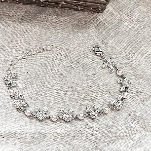 Pulseira Mickey ajustável com pérolas brancas em ouro ou prata