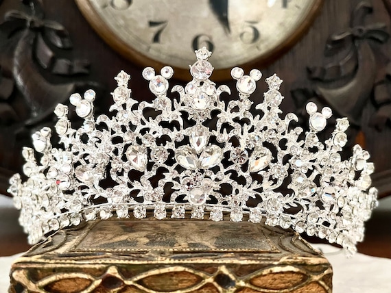 Magic Kingdom Tiara, Disney Princess Tiara for Adults  display picture 1