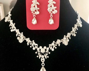 Disney Princess Necklace and Earrings Jewelry Set