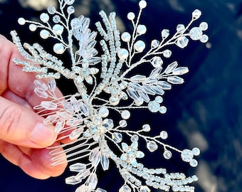 Elsa Hidden Mickey Wedding Comb: Rhinestone & Pearl Hair Accessory