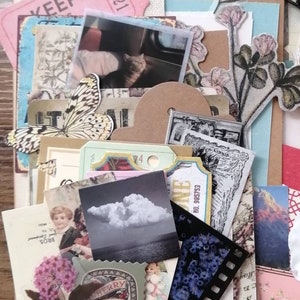 40-delige Mysteriezakje voor junkjournal, benodigdheden voor journaling kunnen bestaan uit, knutselen, pagina's met oude boeken, ephemera, stickers, benodigdheden voor plakboeken
