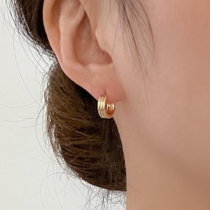 11 mm Triple Line Mini Gold Huggie Hoop, Mini Hoop, Bold Hoop, Gold Huggie Hoop, Small Hoop Earrings, minimalistisch
