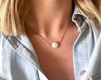 Minimalist Freshwater Pearl Coin Necklace // Gold Pearl Necklace // Sterling Silver Pearl Necklace // Pearl Necklace // Freshwater Pearl