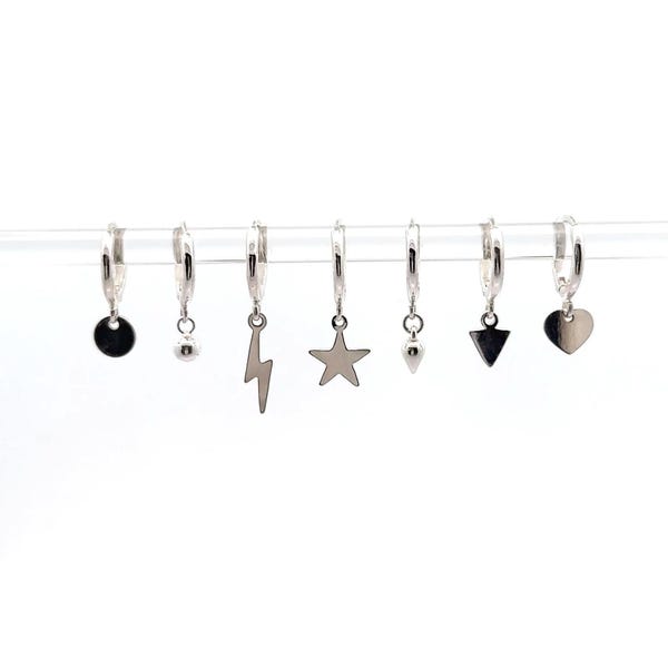 Mix & Match Boucles d'oreilles Huggie en argent sterling // PAIRE de petites créoles en argent sterling à breloques // Huggies en argent // Charm Huggies
