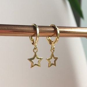 Gold Star Huggie Hoop Earrings// Small Hoop Earrings // Gold Filled Charm Huggies  // Star Charm Hoop Earrings