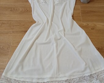 Vintage bottom dress with lace - Retro white petticoat for women