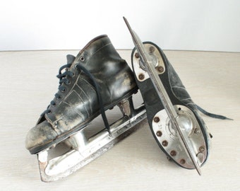 Authentic Old Vintage Ice Skate - Retro Winter Sports Collectible - Vintage christmas decor
