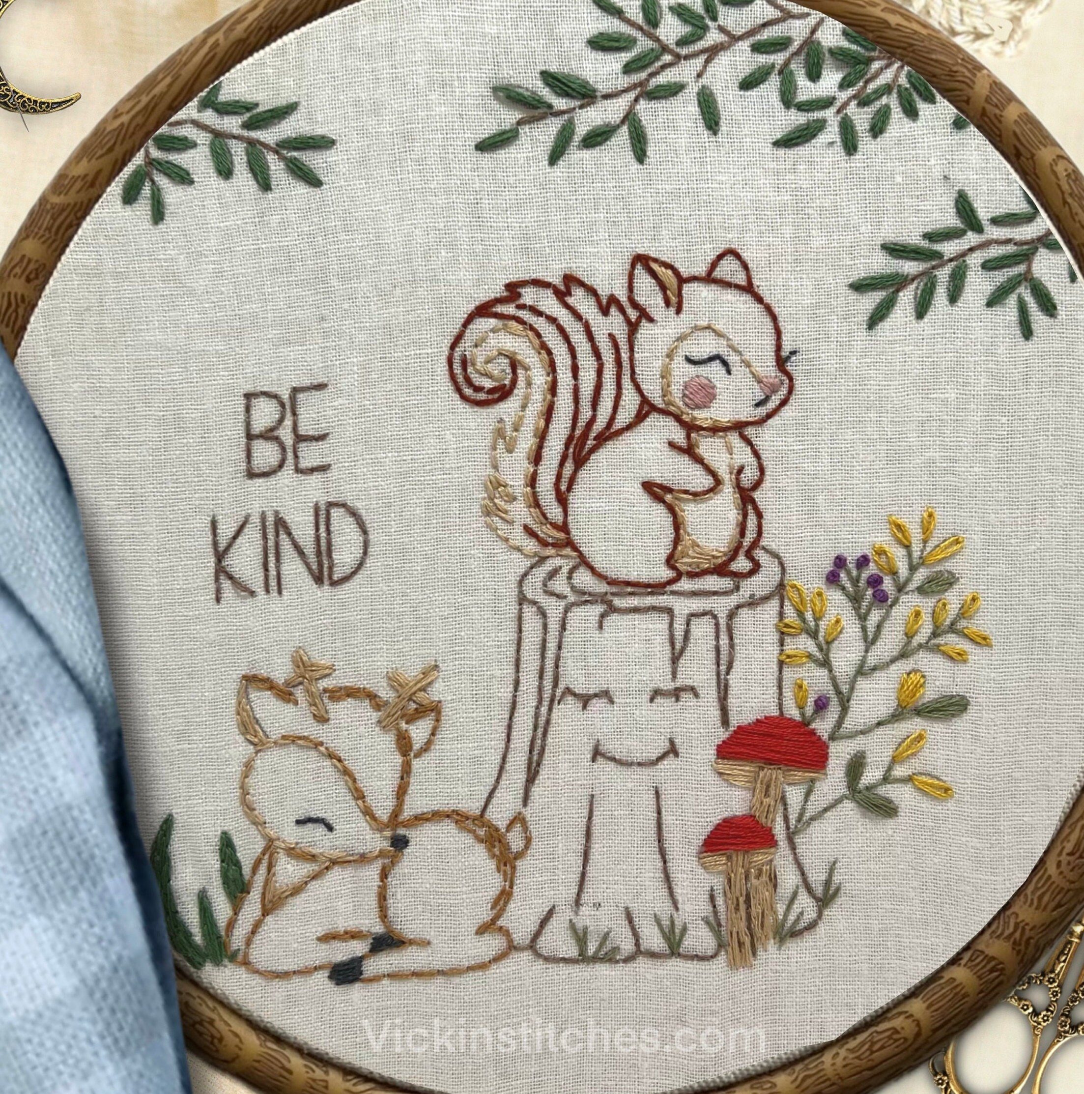 森の動物の刺繍パターン：リスと鹿（PDFダウンロード） - Etsy 日本