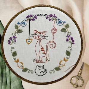 Kitty cat beginner embroidery kit. Easy embroidery pattern. Gift for cat lover. Cat embroidery set. Cat people diy craft kits. Sampler.